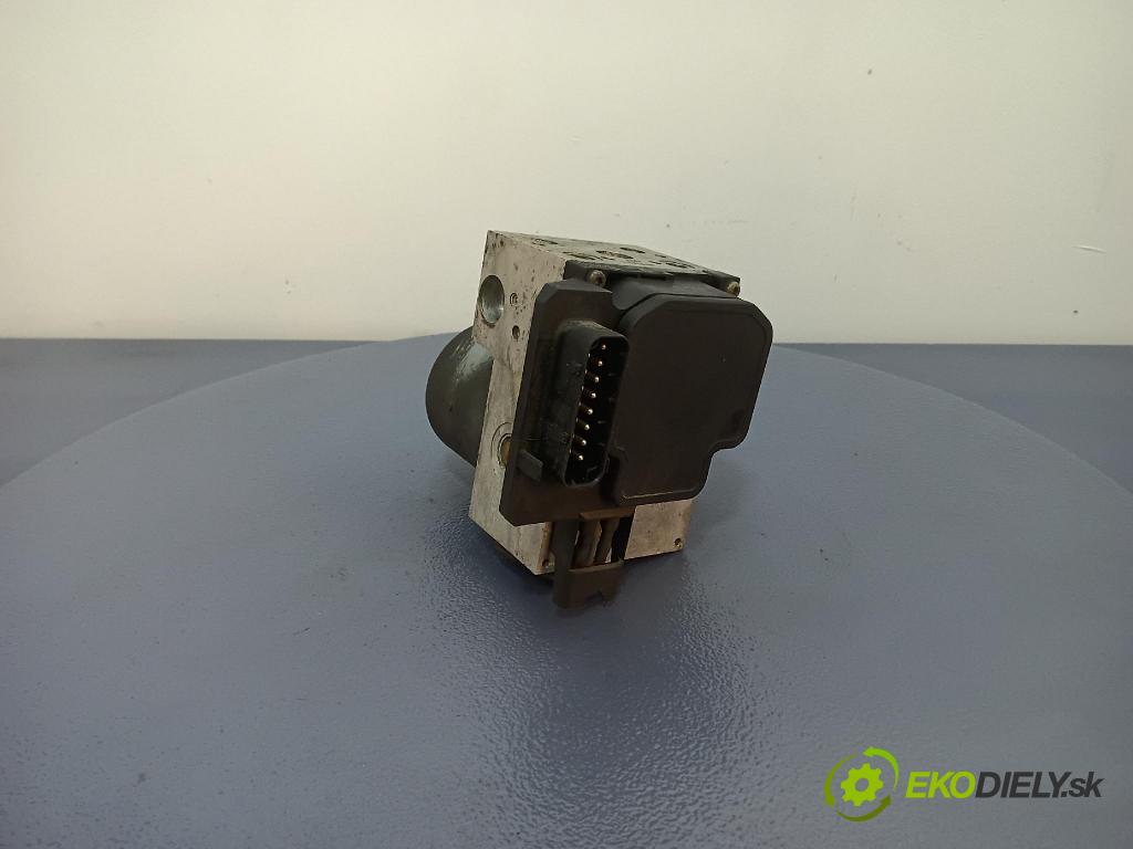 Volkswagen Passat 0 čerpadlo ABS x 8E0614111T