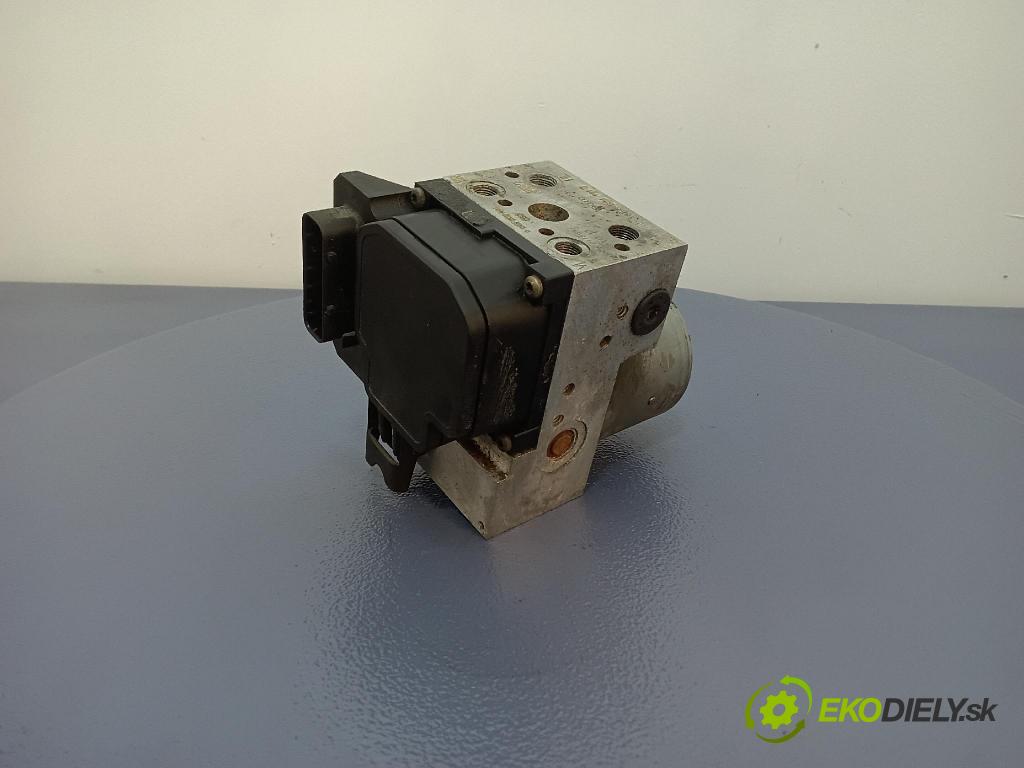 Volkswagen Passat 0 čerpadlo ABS x 8E0614111T