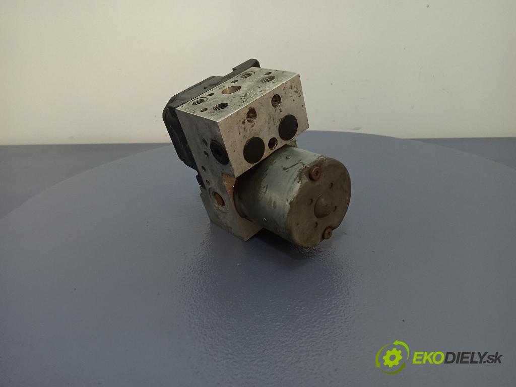 Volkswagen Passat 0 čerpadlo ABS x 8E0614111T