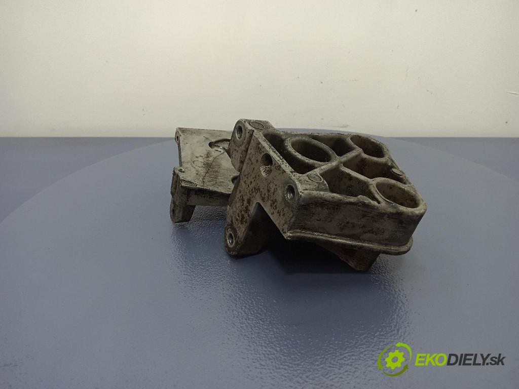 Opel Vivaro 0 Polštář/ Tlapka: Motor: 31932D