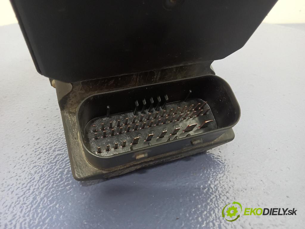 Skoda Superb 2005 čerpadlo ABS x 3U0614517D