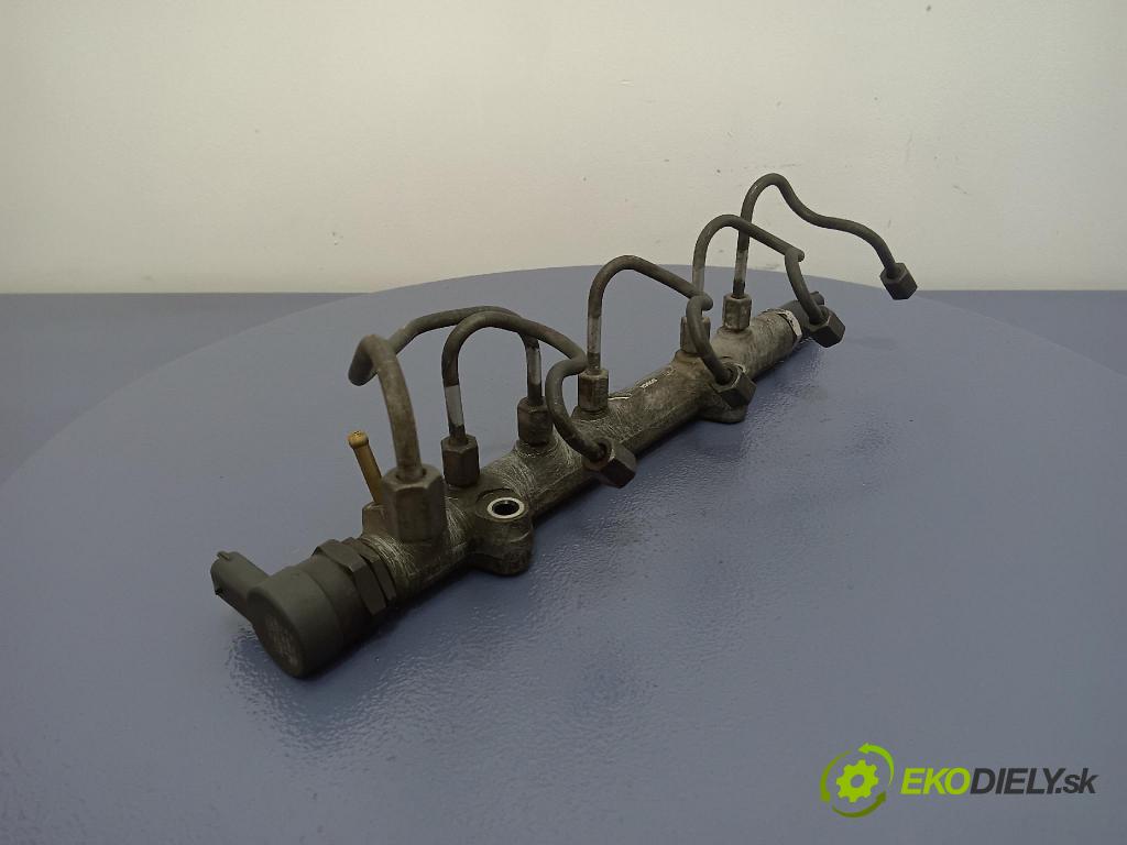 Toyota Yaris 2002 lišta Zásobování 23280-33010