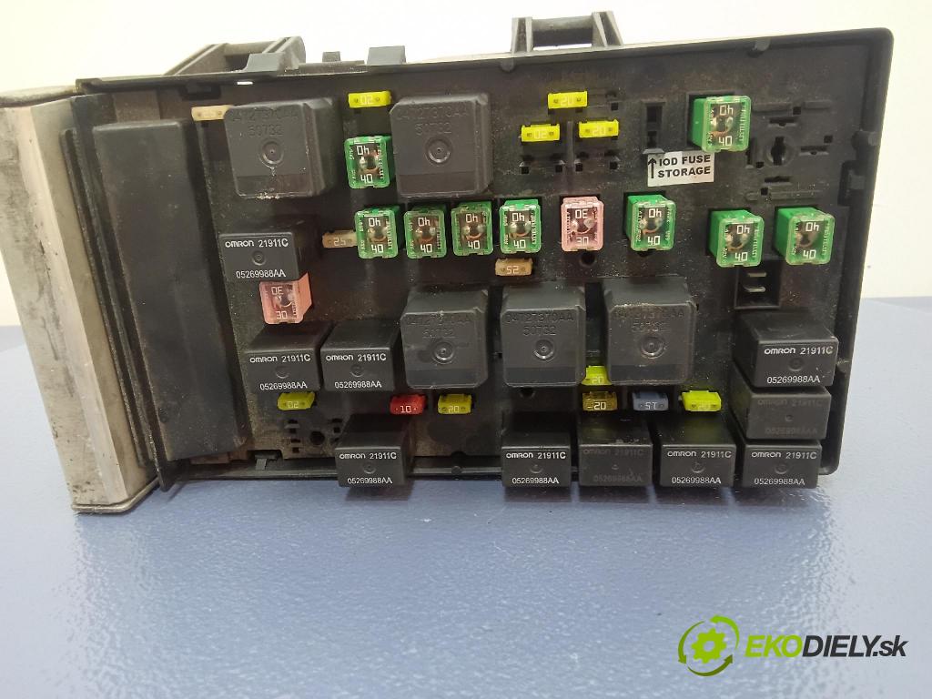 Dodge Grand caravan 2006 skrinka Poistky: 0555144579AC