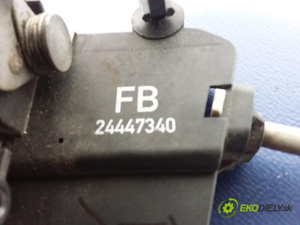 Opel Vectra 2003 zámek dveře před Levý: 24447340