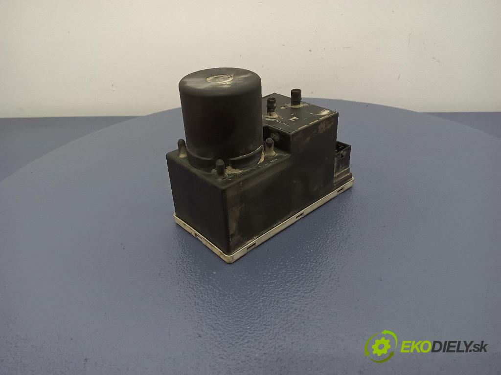 Audi A4 1998 čerpadlo Centrální Zámek 8L0862257L