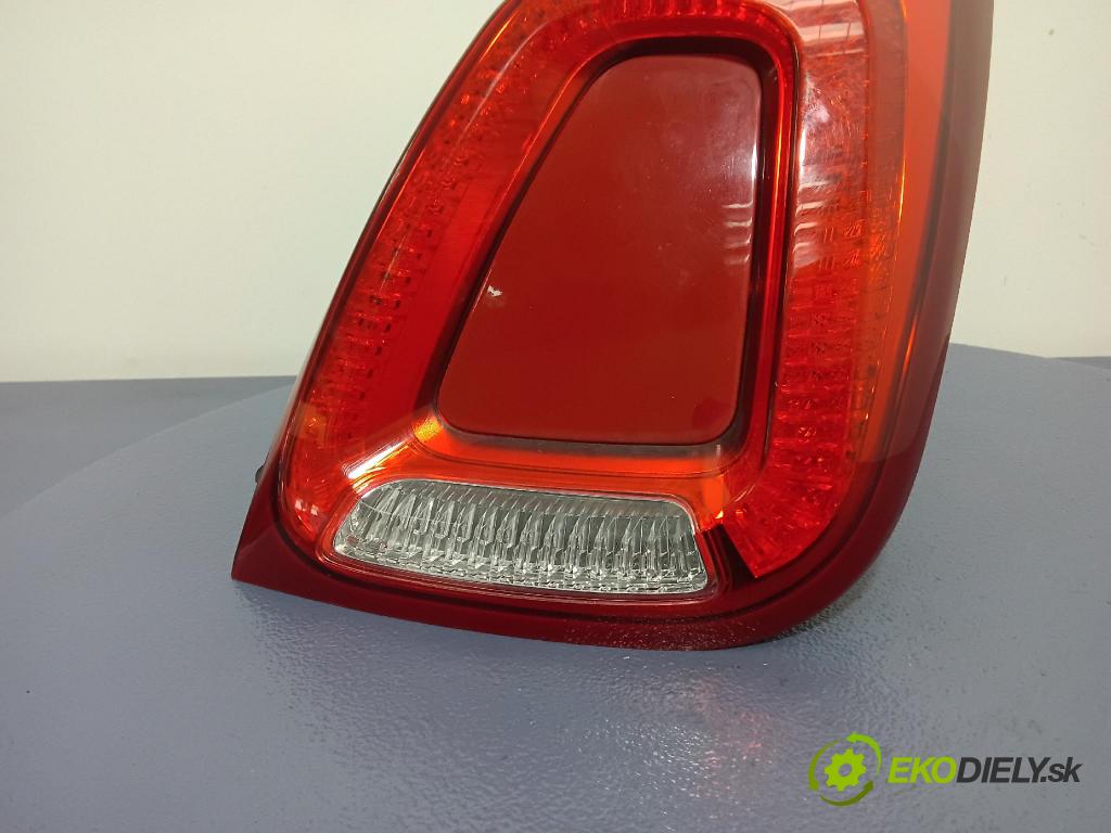 Fiat Fiat 500 2018 světlo Zad: Práva: Mimo: 01
