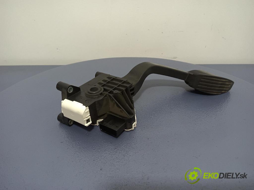 Fiat Fiat 500 2018 pedal Plyn: 01