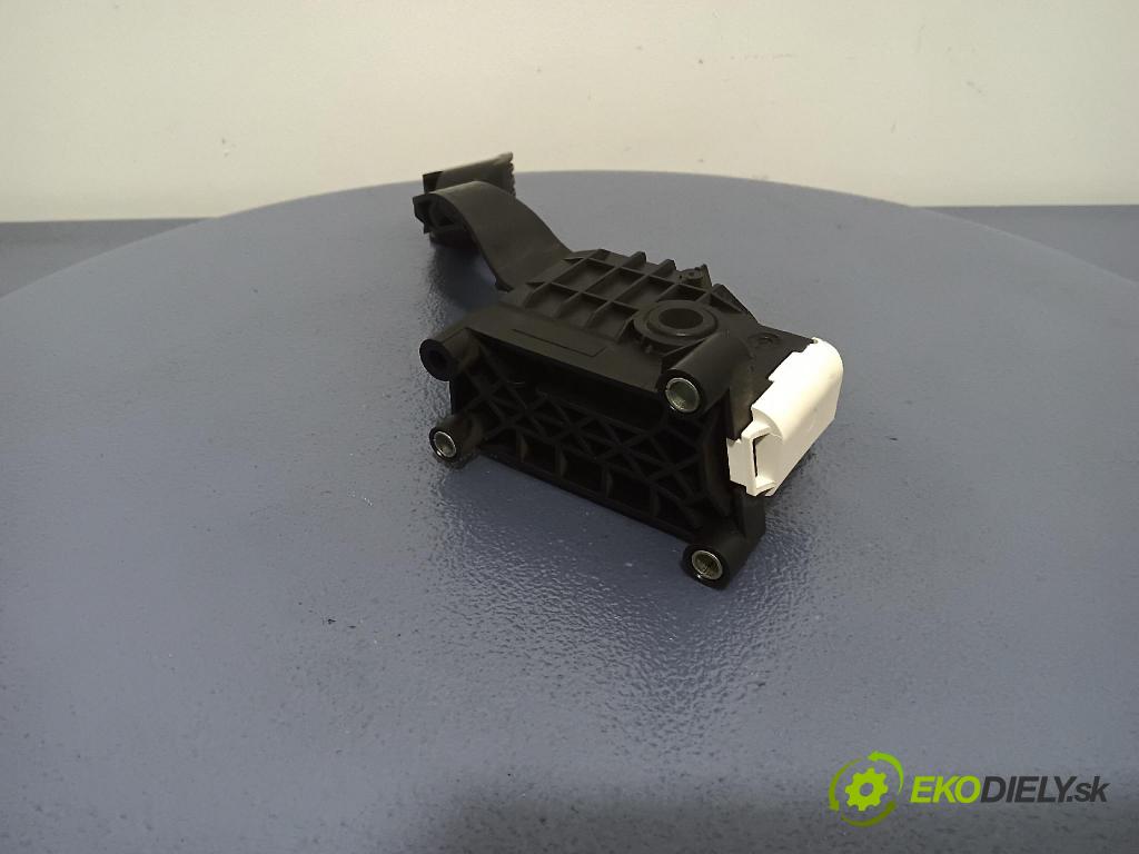 Fiat Fiat 500 2018 pedal Plyn: 01