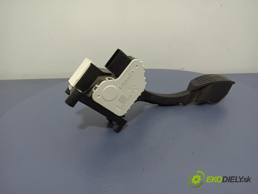 Fiat Fiat 500 2018 pedal Plyn: 01