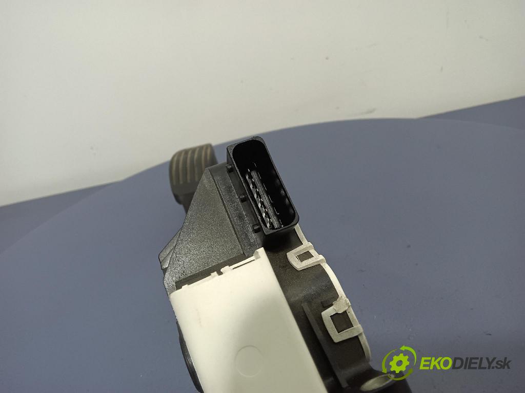 Fiat Fiat 500 2018 pedal Plyn: 01