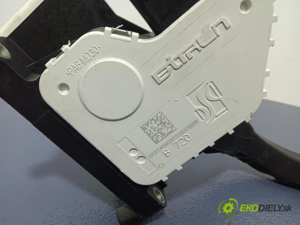 Fiat Fiat 500 2018 pedal Plyn: 01