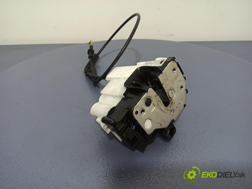 Fiat Fiat 500 2018 zámek dveře před v pravo: 52041737