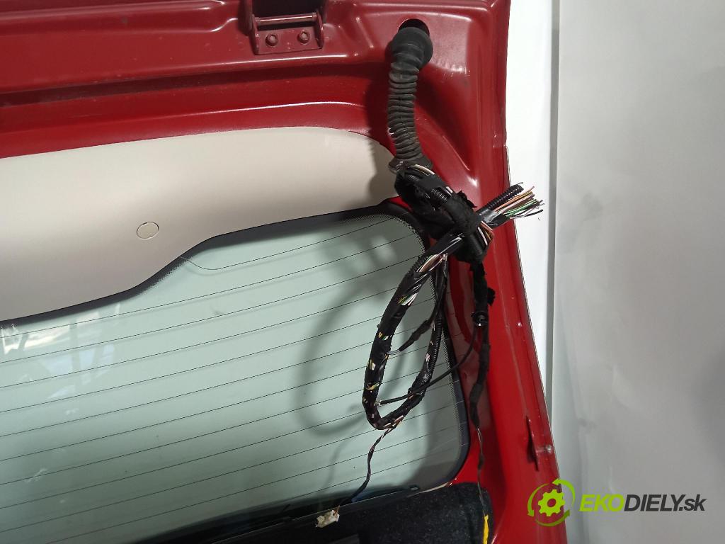 Fiat Fiat 500 2018 zadna dveře kufra: kufra: 111/A
