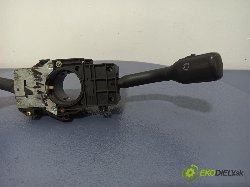 Audi A4 1998 prepínač Komplex: 4D0953513D