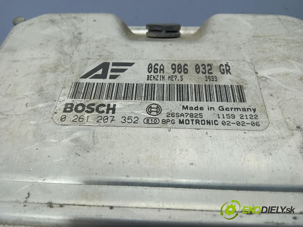Volkswagen Sharan 2002 řídící jednotka Motor: 06A906032GR