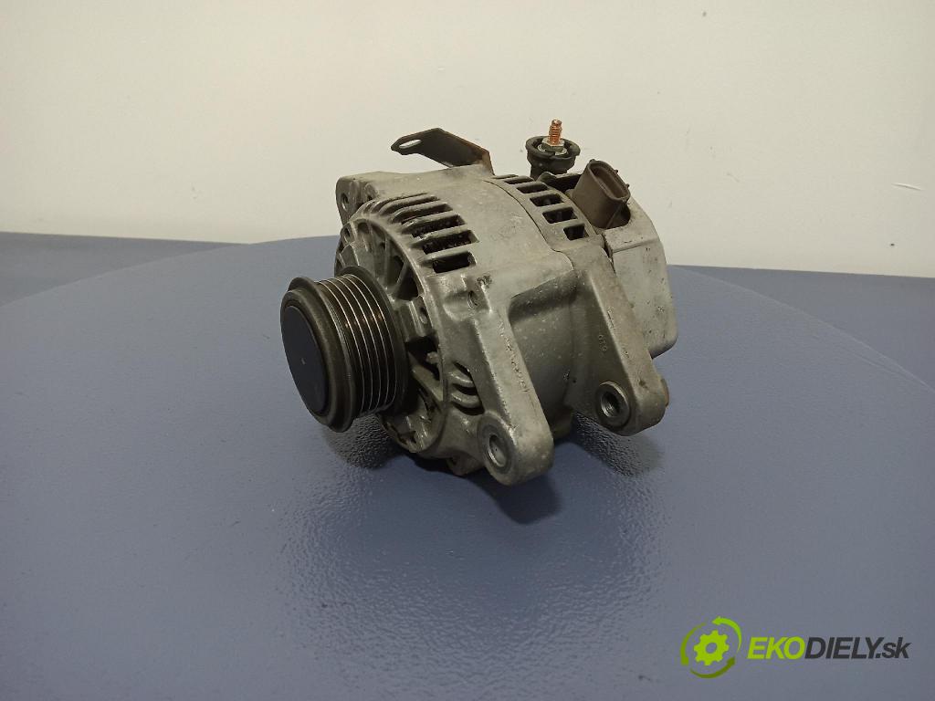 Toyota Yaris 2002 Alternator 01