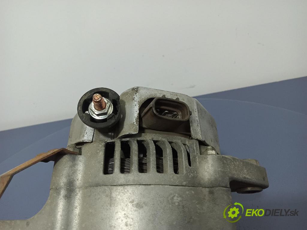 Toyota Yaris 2002 Alternator 01