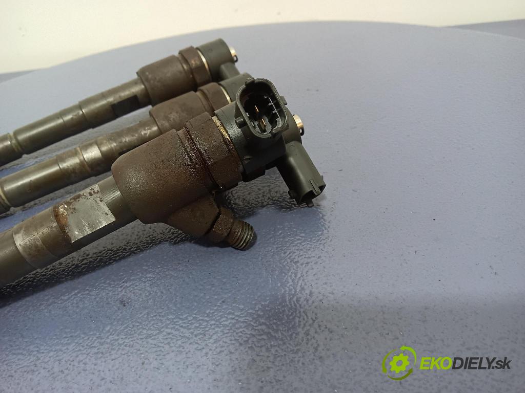 Opel Corsa 2003 vstřikovač 0445110083