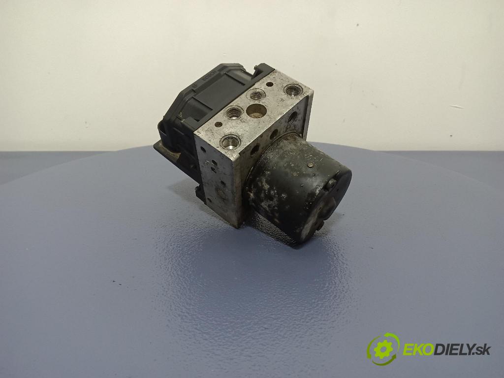 Seat Cordoba 2003 čerpadlo ABS x 6Q0614117E