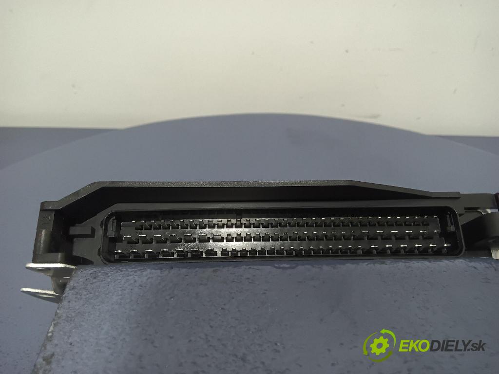 Volkswagen Passat 2004 riadiaca jednotka skrine 3B0927156S