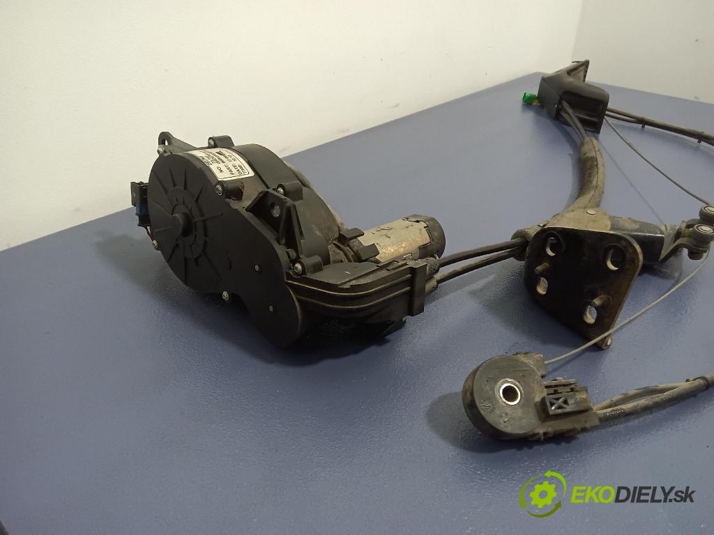 Peugeot 1007 2005 zámok dvere Predné v pravo: 9680250280