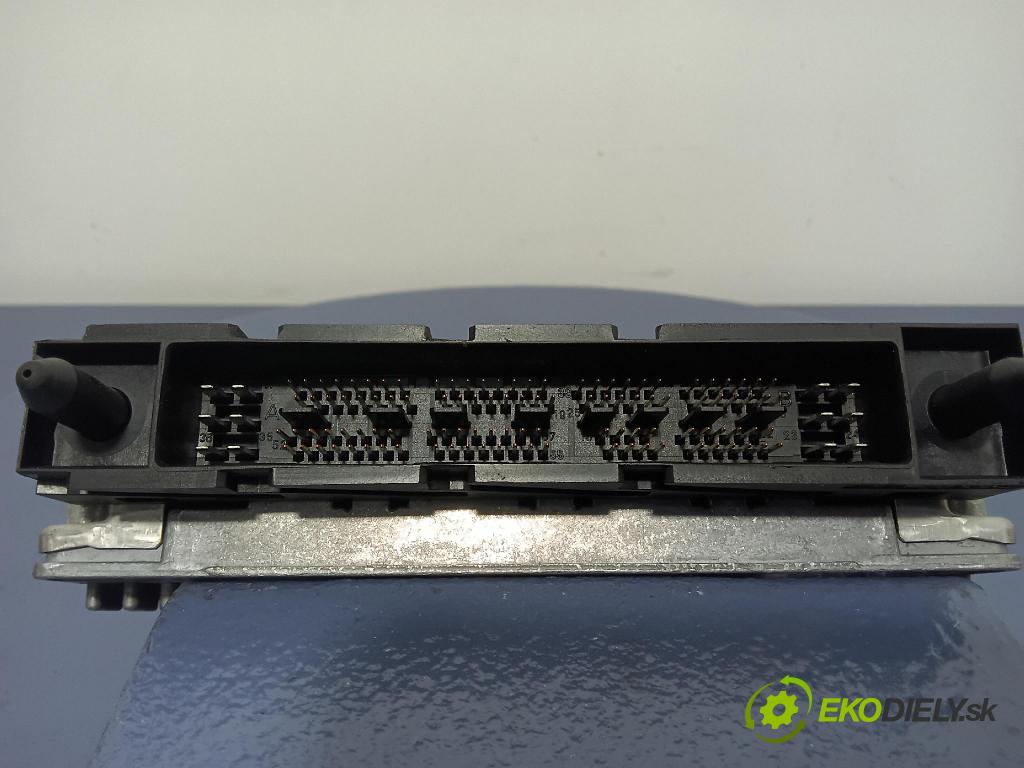 Volvo V70 1999 riadiaca jednotka Motor: 0281001776