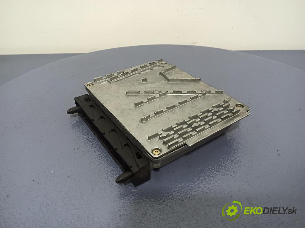 Volvo V70 1999 riadiaca jednotka Motor: 0281001776
