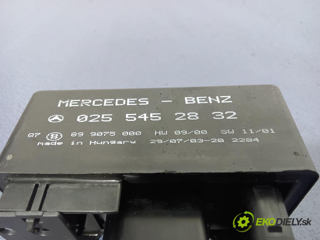 Mercedes-benz Vaneo 2003 Relé: Svíčky: 0255452832