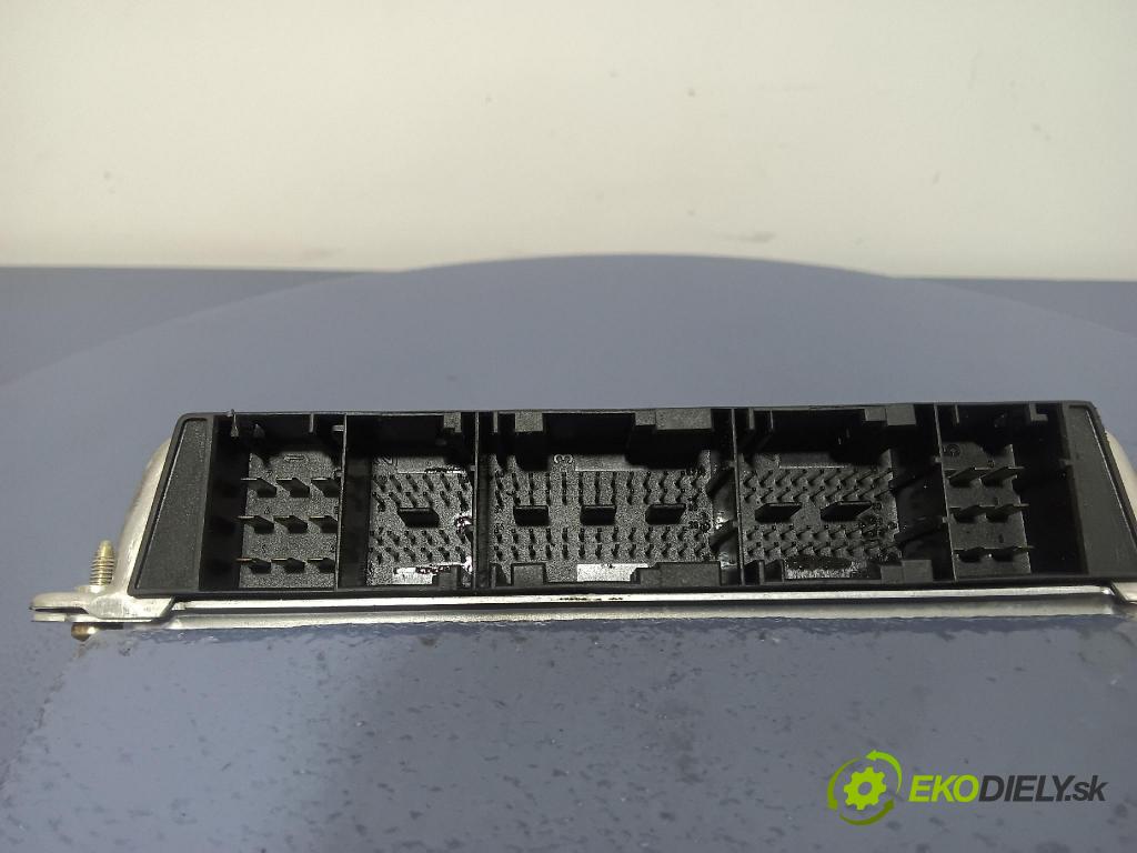 Audi A6 1998 riadiaca jednotka Motor: 4B0907401G