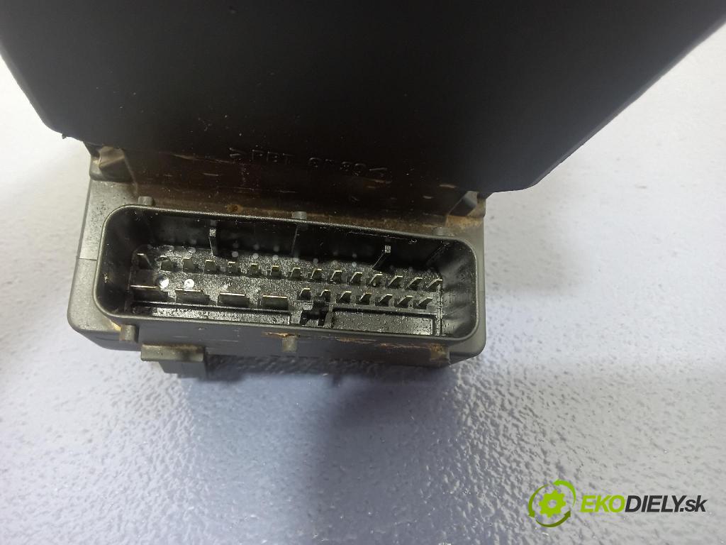 Audi A6 1998 čerpadlo ABS x 8E0614111A