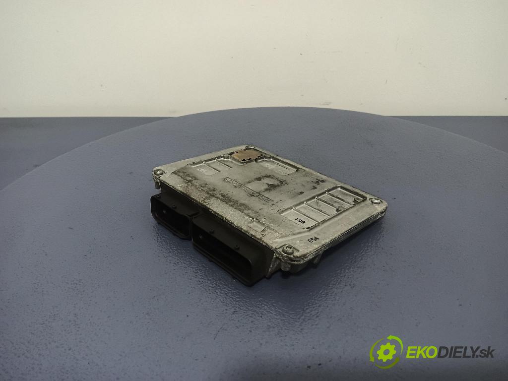 Skoda Octavia 2006 riadiaca jednotka Motor: 06A906033DM