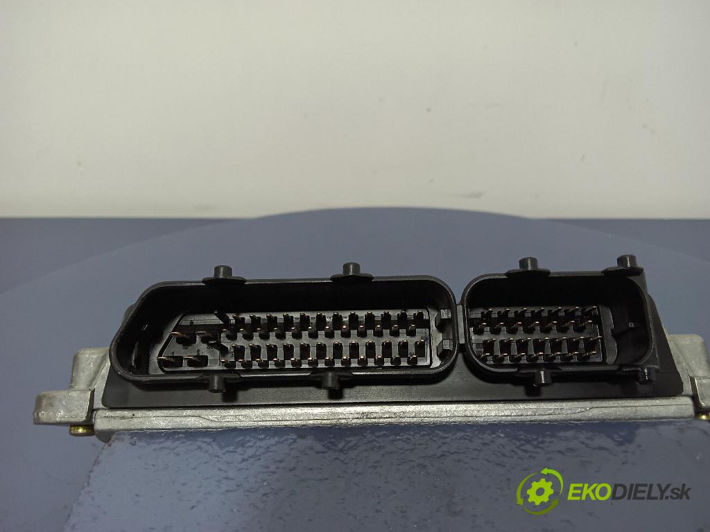 Volkswagen Passat 1999 riadiaca jednotka Motor: 038906018FS