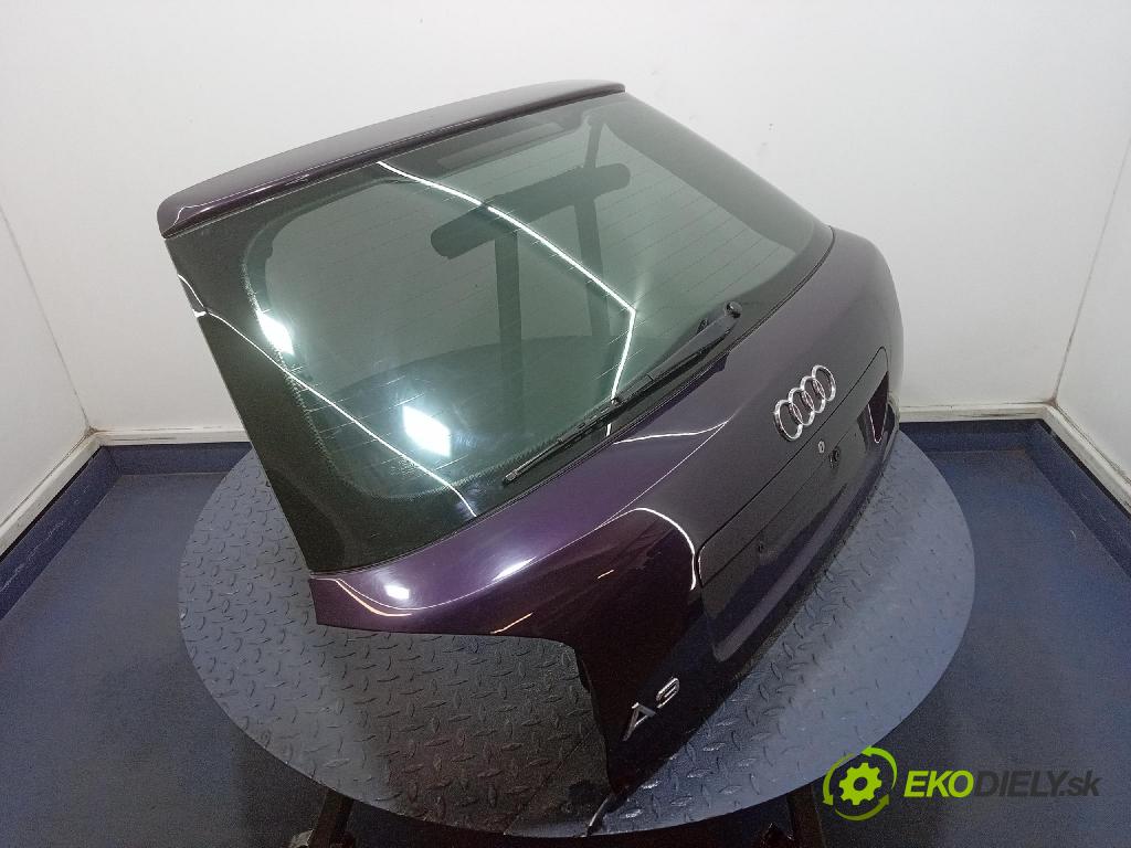 Audi A3 2000 zadní dveře kufra: kufr