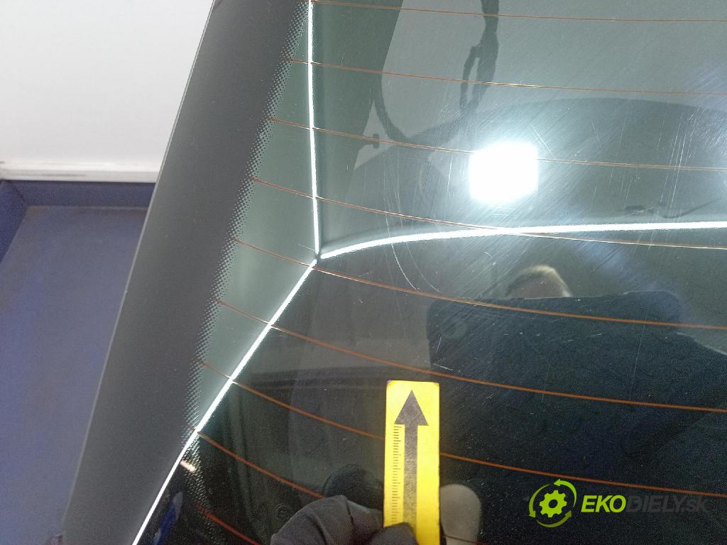 Audi A3 2000 zadní dveře kufra: kufr