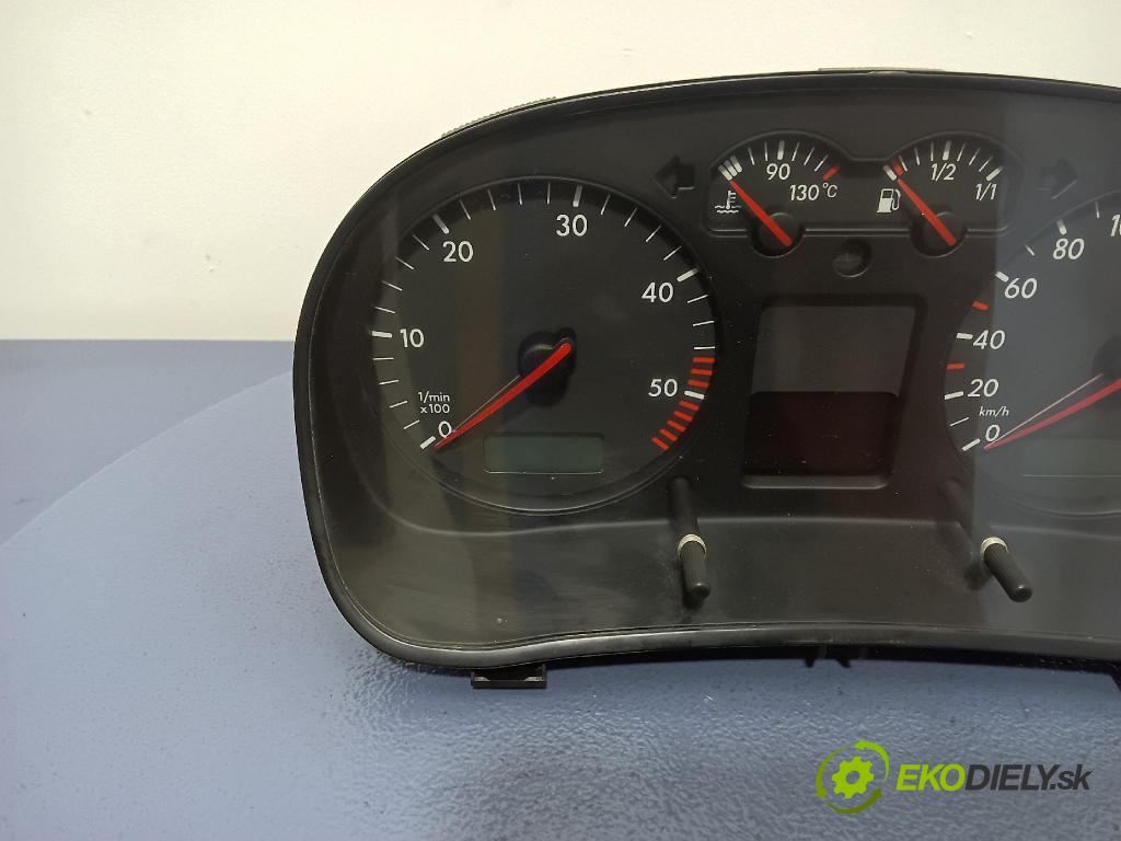 Volkswagen Golf 2001 prístrojovka/ budíky 1J0920826B