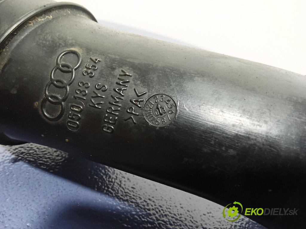 Audi A4 1996 rúrka Vzduch: 050133354