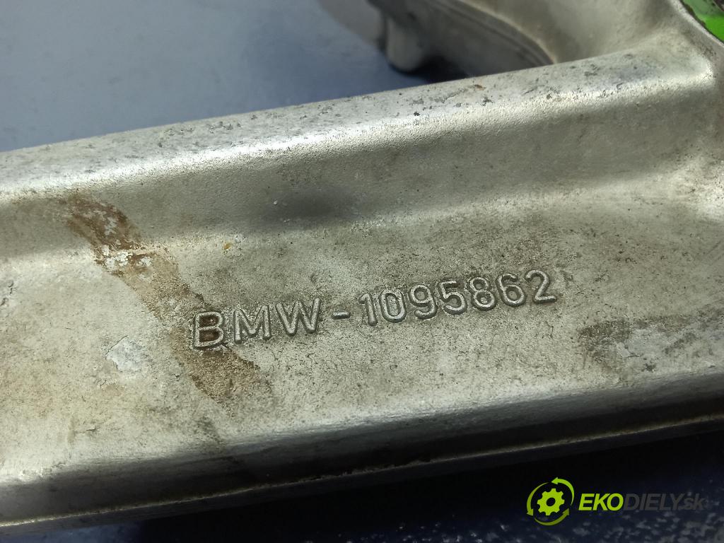 Bmw 330xd 2001 výstuha narazník zad 303140