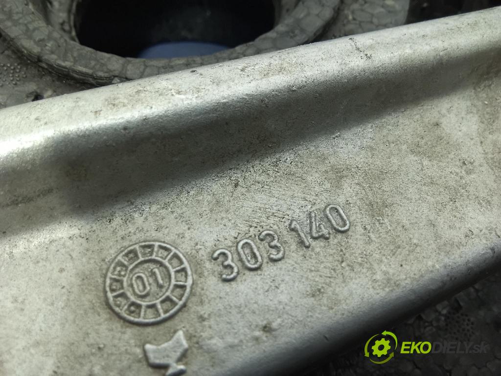 Bmw 330xd 2001 výstuha narazník zad 303140