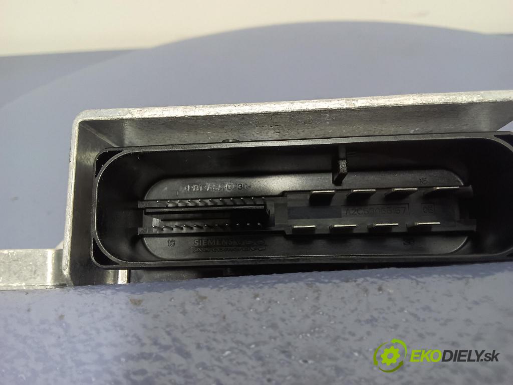 Volkswagen Passat 2006 řídící jednotka 3C0907801B