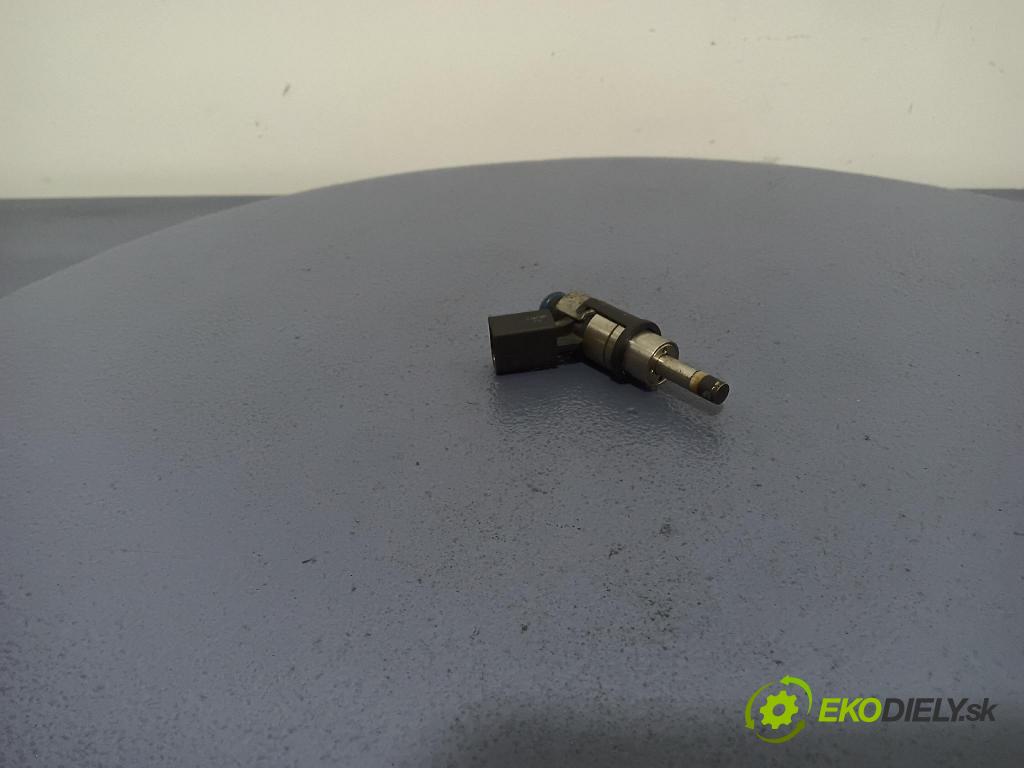 Volkswagen Passat 2006 vstřikovač 0261500014