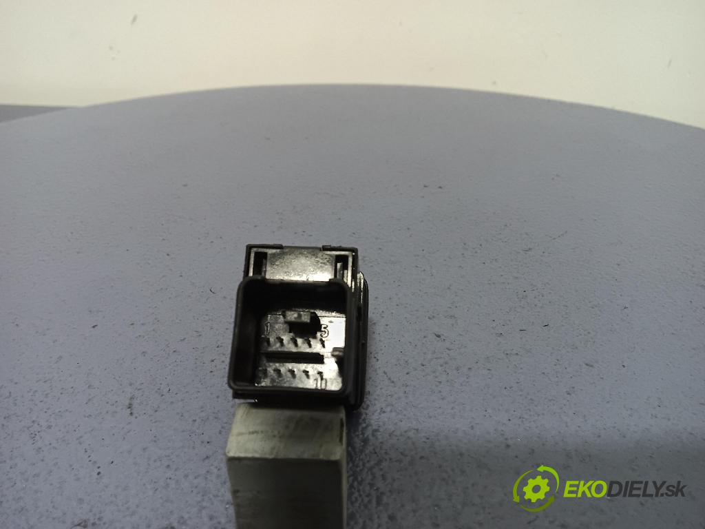 Volkswagen Passat 2006 Přepínač Brzda: Manuál 3C0927225A