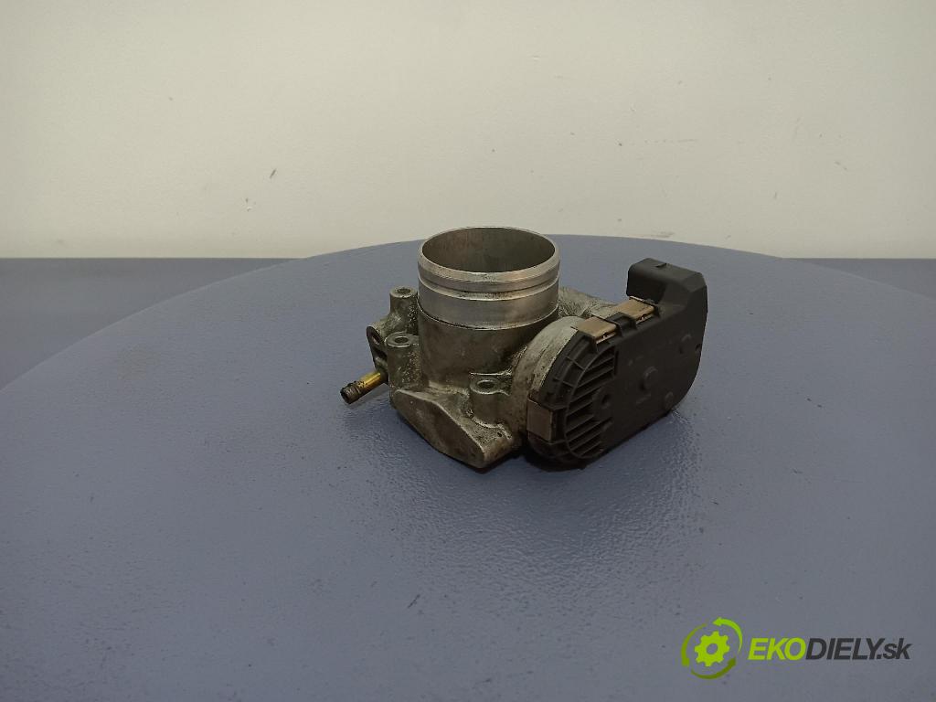 Audi A4 2001 škrticí klapka 06B133062H