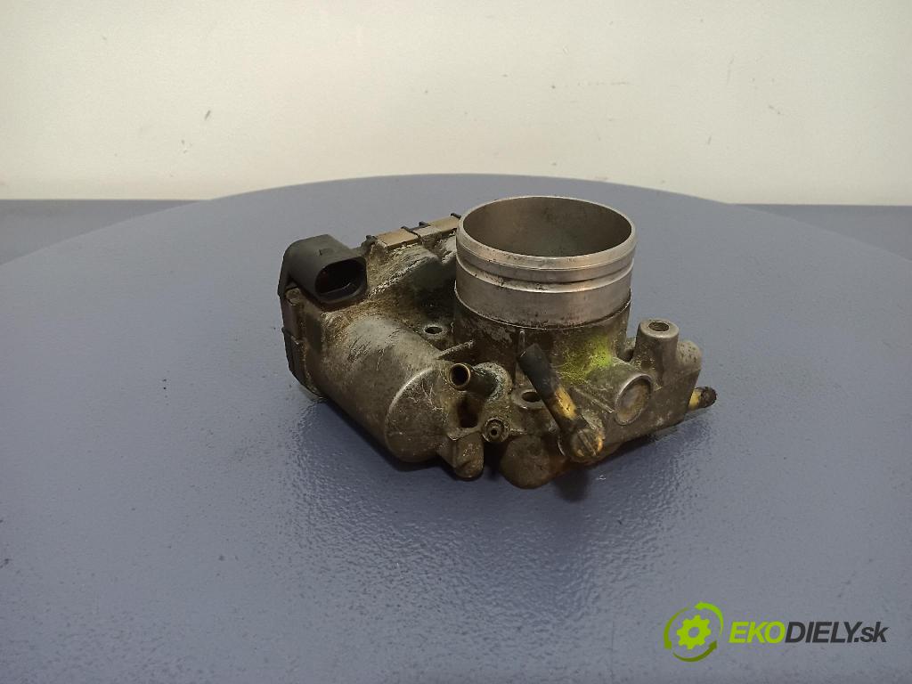 Audi A4 2001 škrticí klapka 06B133062H