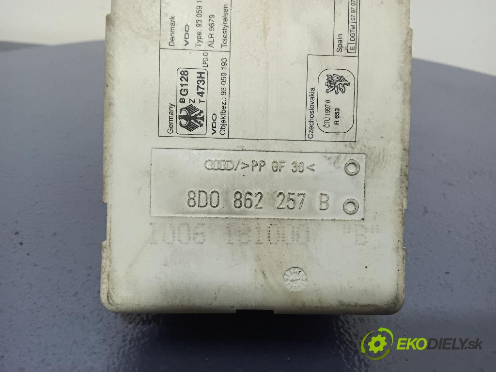 Audi A4 2000 čerpadlo Centrální Zámek 8D0862257B