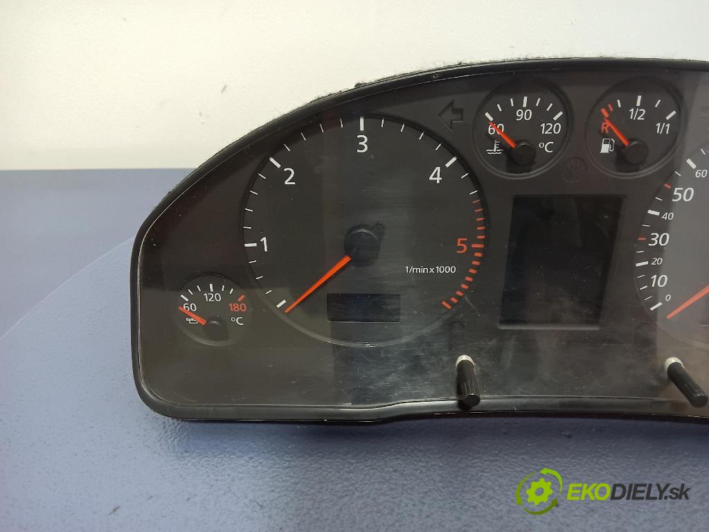 Audi A4 2000 Přístrojová deska 8D0920932F
