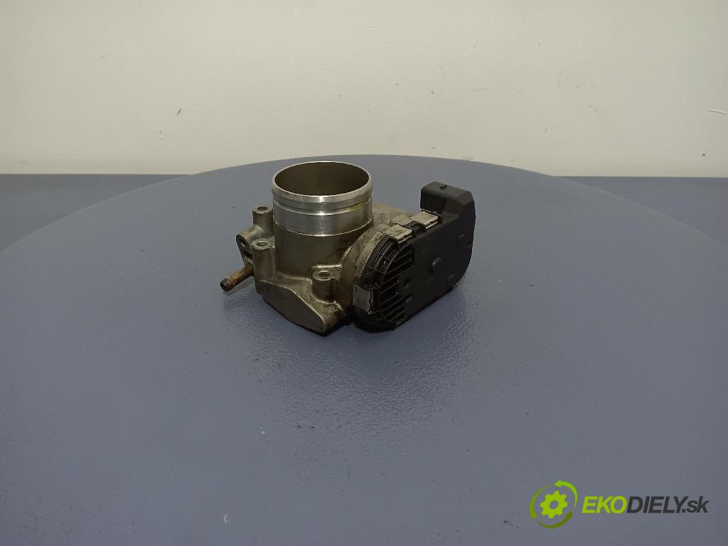 Audi A4 2003 škrticí klapka 06B133062H