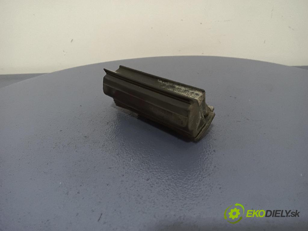Seat Toledo 2004 klika Klapky: Zadní: 1M5827561E