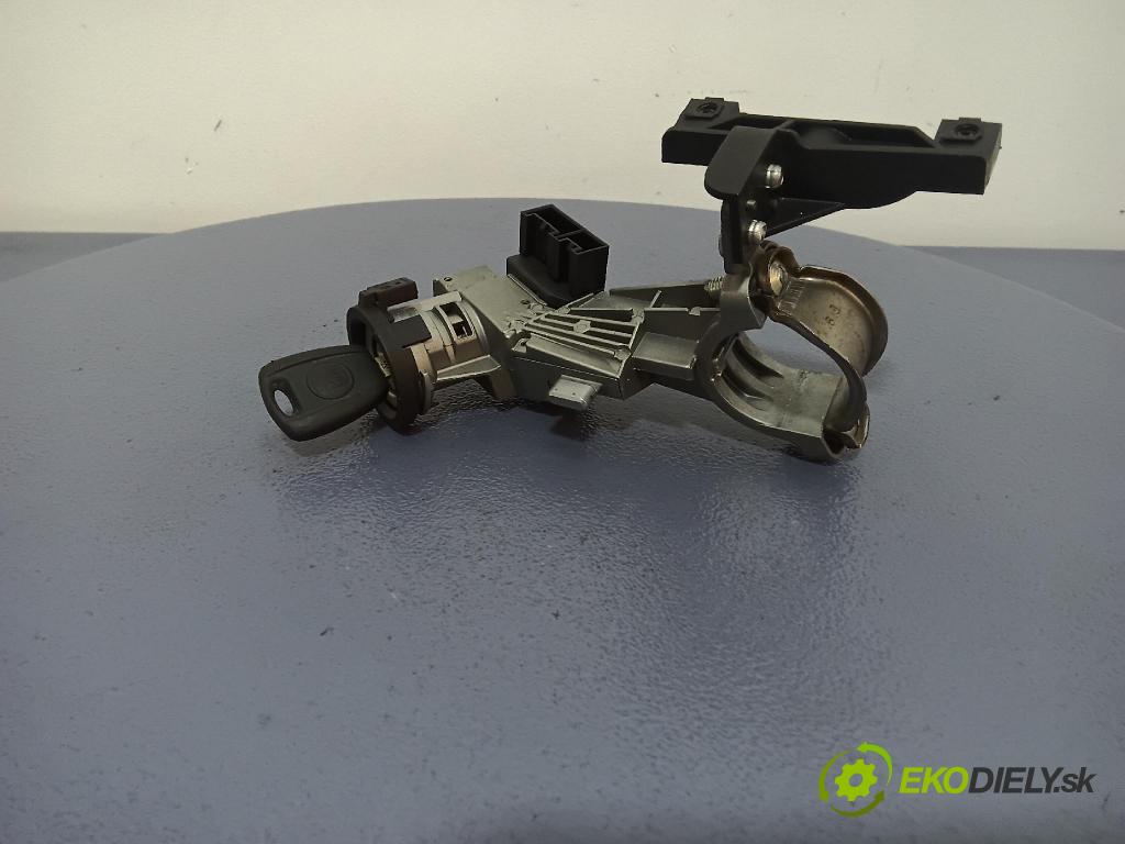 Fiat Punto 2009 Spínač zapalování. 51813197