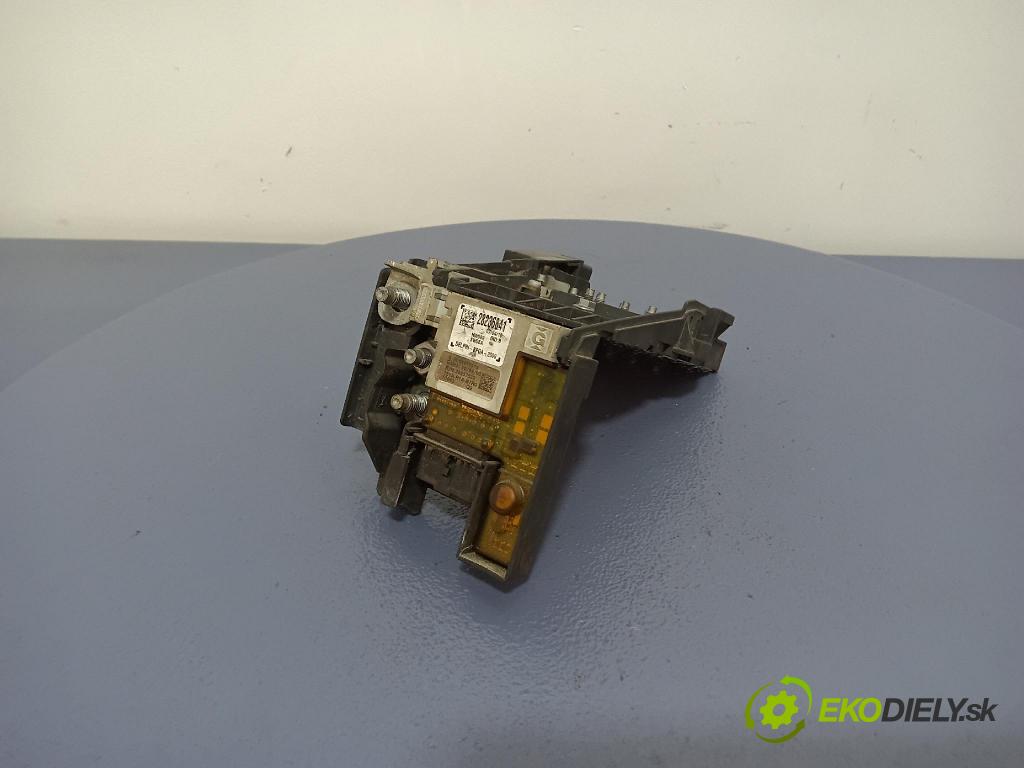 Citroen C4 picasso 2010 řídící jednotka 9666527580
