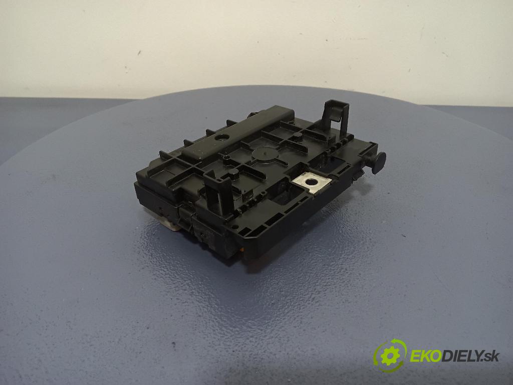 Citroen C2 2006 skříňka Pojistky 9661707880